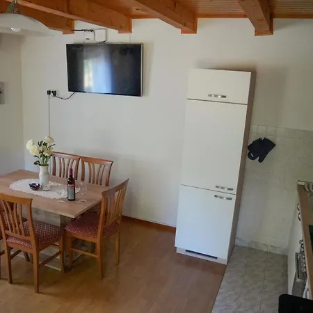 House Zeleni Gaj