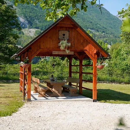 House Zeleni Gaj